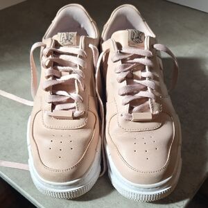 Nike Women's Sneakers in Soft Pink and White